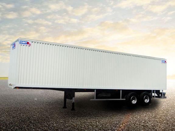 La semi-remorque fourgon t&ocirc;l&eacute; COMET est con&ccedil;ue au transport de divers types de produits et assure une protection efficace contre les intemp&eacute