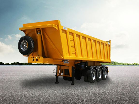 Notre semi-remorque benne 32m&sup3; est compl&egrave;tement adapt&eacute;e aux usages s&eacute;v&egrave;res dans des conditions rigoureuses pour le transport de charg